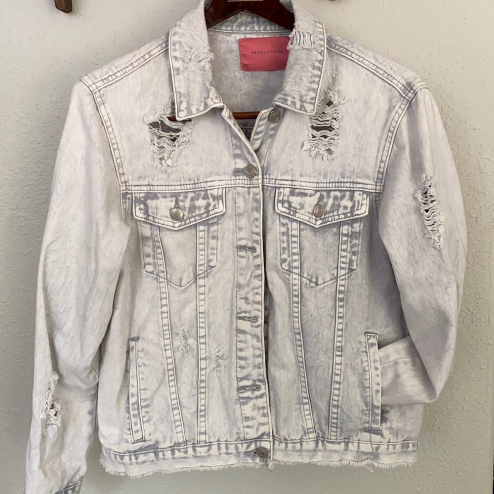 Women’s jean jacket-gray & white washed/distressed